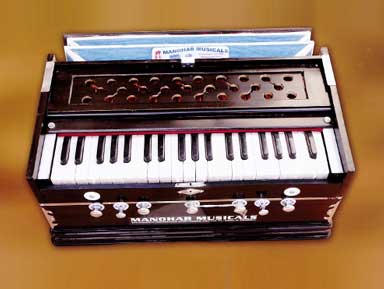 Manohar shop harmonium price