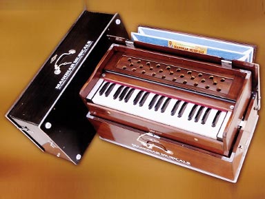 Manohar shop harmonium price